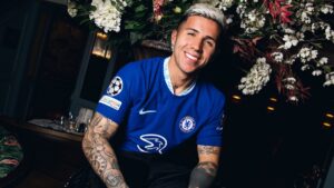 Lee más sobre el artículo El grupo furor de la Scaloneta campeona del mundo y un tema especial para Enzo Fernández