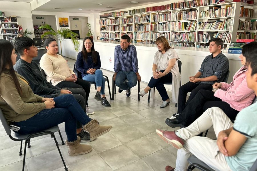 En este momento estás viendo Koopmann anunció el plan de becas estudiantiles «Gregorio Alvarez» con recursos de Vaca Muerta