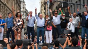 Lee más sobre el artículo Marcharon a Tribunales por la “democratización de la Justicia”