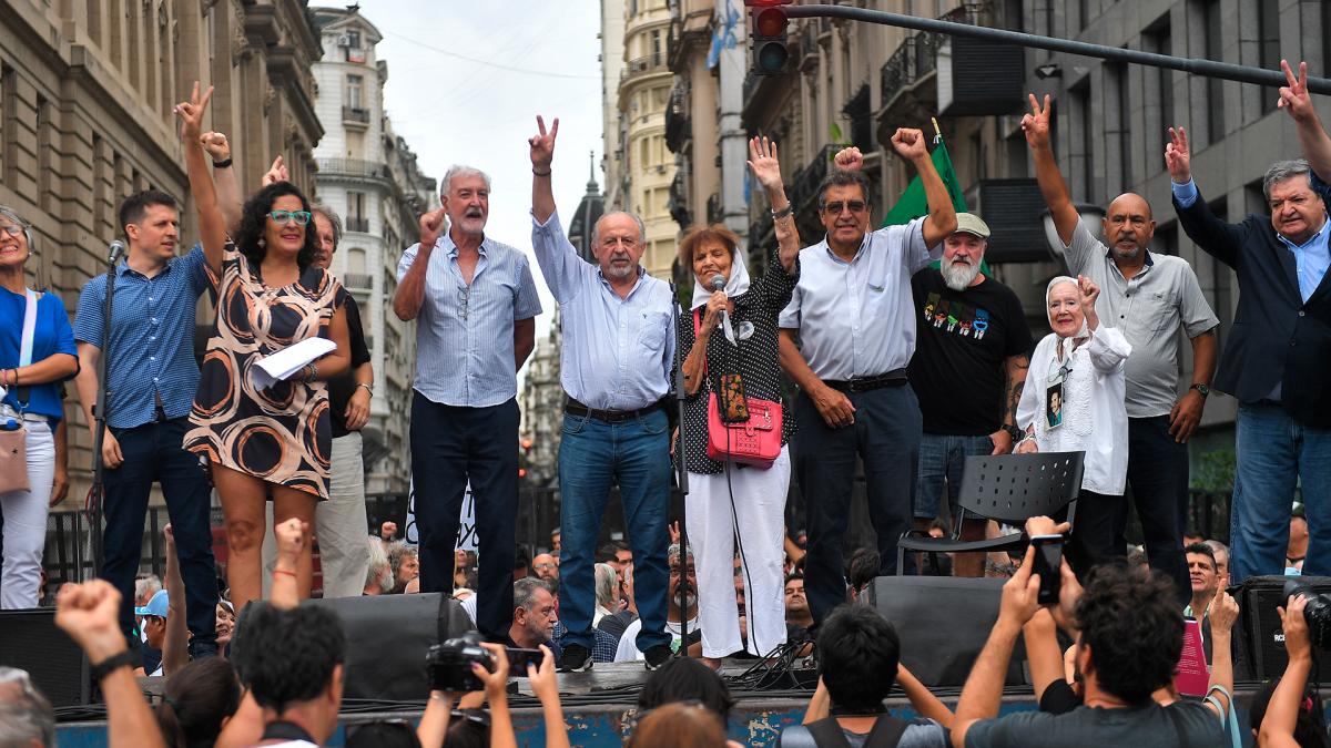 En este momento estás viendo Marcharon a Tribunales por la “democratización de la Justicia”