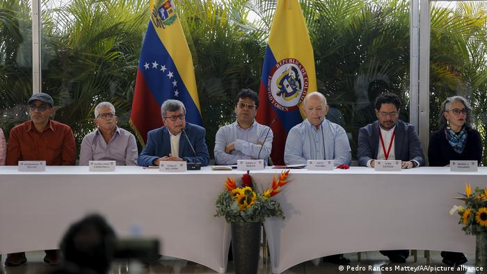 Lee más sobre el artículo Gobierno colombiano y el ELN comienzan segundo ciclo de negociaciones de paz en México