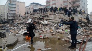 Lee más sobre el artículo Sismo en Turquía y Siria: son más de 7.800 los muertos y 23 millones de afectados