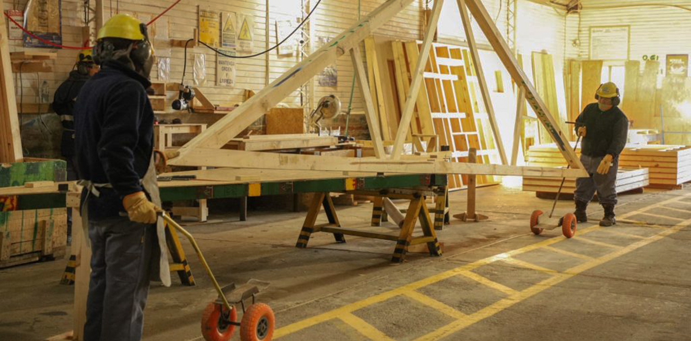 En este momento estás viendo Comenzó la Diplomatura en Construcción de Viviendas en Madera