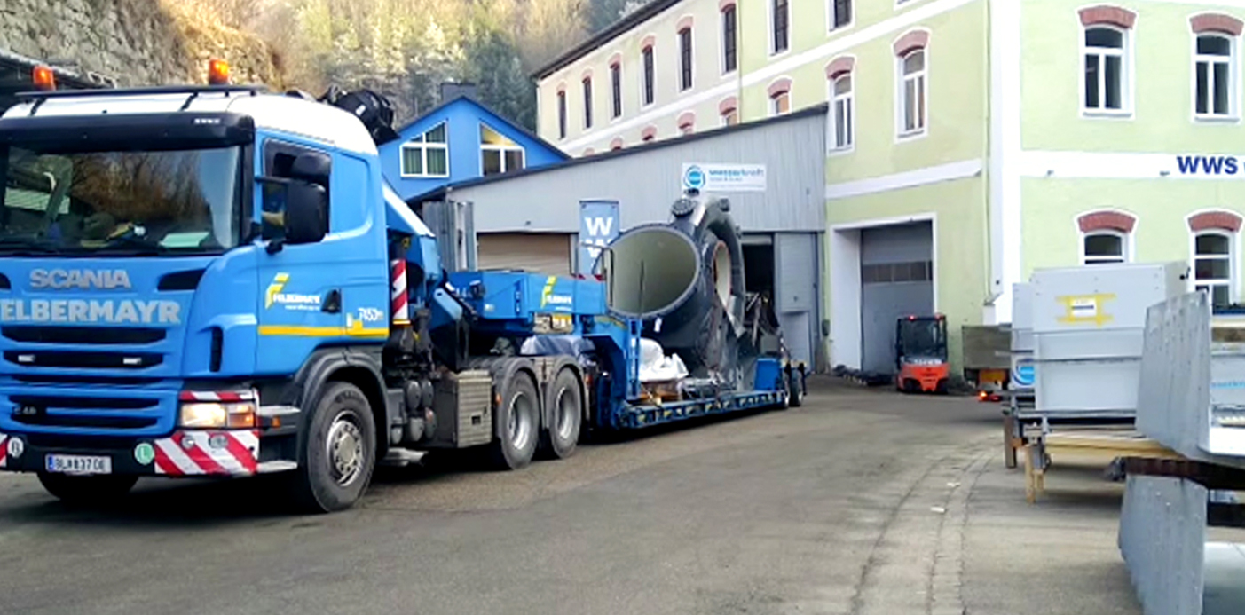 En este momento estás viendo Embarcaron en Alemania las turbinas para la represa de Nahueve