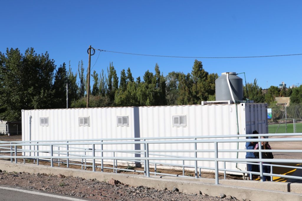 Lee más sobre el artículo Sumaron sanitarios públicos en el Paseo Costero del río Neuquén