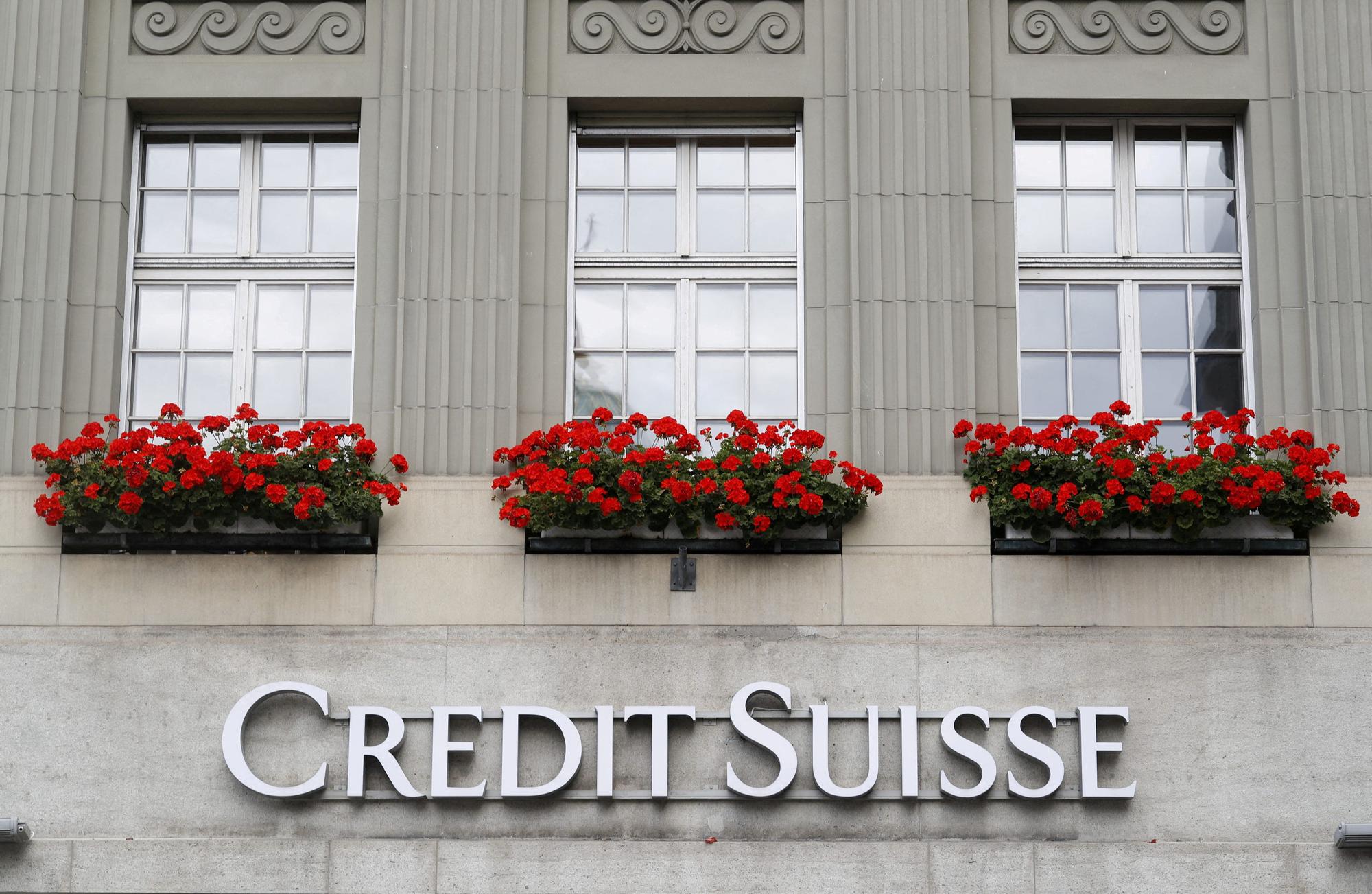 En este momento estás viendo Desplome del Credit Suisse: Banco Central suizo anunció que le inyectará liquidez «si es necesario»