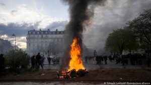 Lee más sobre el artículo Nuevos disturbios en Francia por la reforma de las pensiones