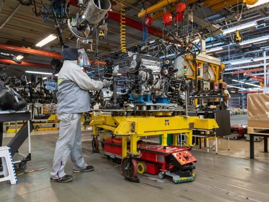 Lee más sobre el artículo Industria en crisis: un año de Milei marcado por el retroceso productivo