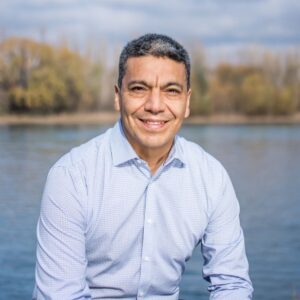 Lee más sobre el artículo «Ninguno representa un cambio, va a seguir existiendo la misma distribución de las riquezas»