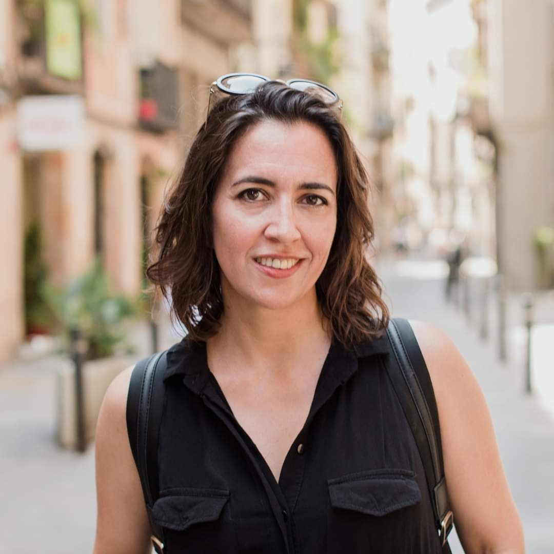 En este momento estás viendo Laura Lafuente: «El arte te conecta con vos y te lleva a lugares a donde ni te imaginaste que podías llegar»