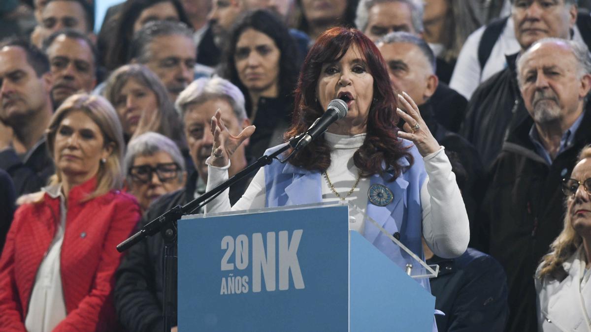 En este momento estás viendo Cristina Fernández de Kirchner apuntó contra el fiscal Rívolo y la jueza Capuchetti