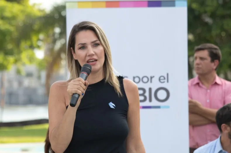 Lee más sobre el artículo Santa Fe: Carolina Losada lanzó su precandidatura a la gobernación