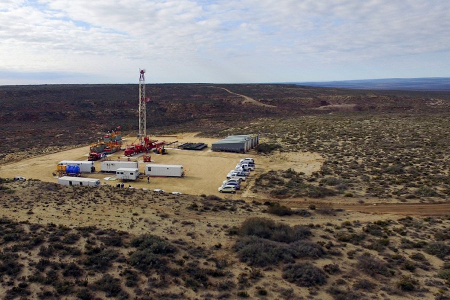 Lee más sobre el artículo La producción de petróleo en Neuquén alcanzó los 328 mil barriles por día