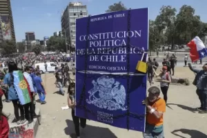 Lee más sobre el artículo Chile ya tiene el borrador de los «expertos» para su nueva Constitución