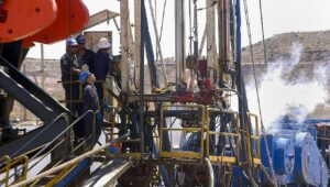 Lee más sobre el artículo En diciembre, los salarios del sector privado cayeron un 41% medidos en dólares