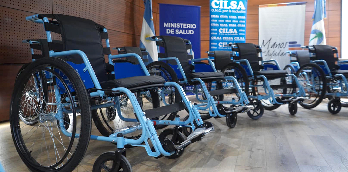 En este momento estás viendo Salud recibió diez sillas de ruedas para el Hospital Castro Rendón