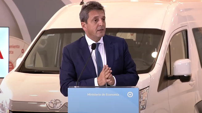 En este momento estás viendo Massa anuncia un nuevo régimen para la industria automotriz