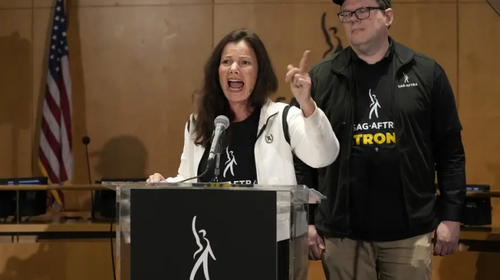 En este momento estás viendo La histórica huelga de los actores en Hollywood paraliza la industria del cine y la televisión