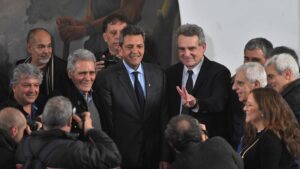 Lee más sobre el artículo Sergio Massa aboga por mejorar los salarios y defender a los trabajadores como prioridad