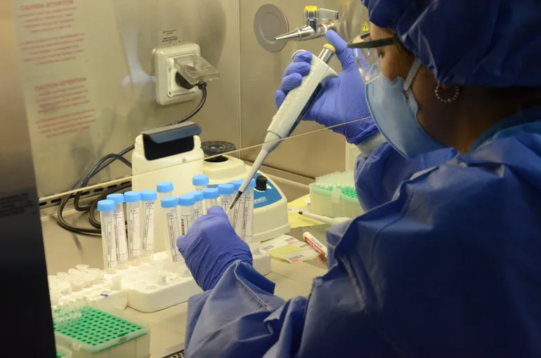 Lee más sobre el artículo Bioquímicos exigen el pago de prestaciones impagas: adeudan $600 millones