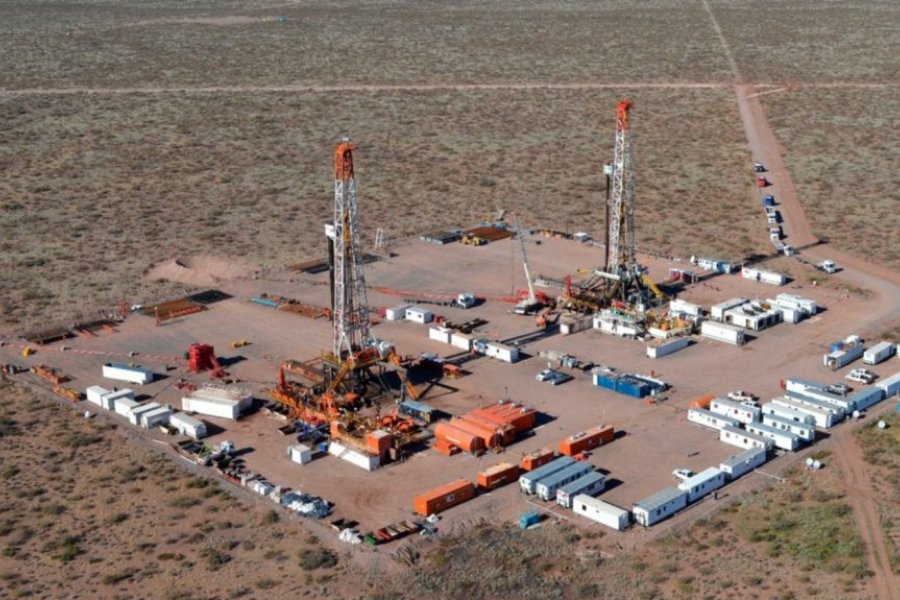 Lee más sobre el artículo Petroleros advierten que «Vaca Muerta podría entrar en un freno total de la actividad»
