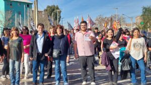 Lee más sobre el artículo «Tener petróleo y tener recursos naturales, cambia la situación de los ricos, no la del pueblo»