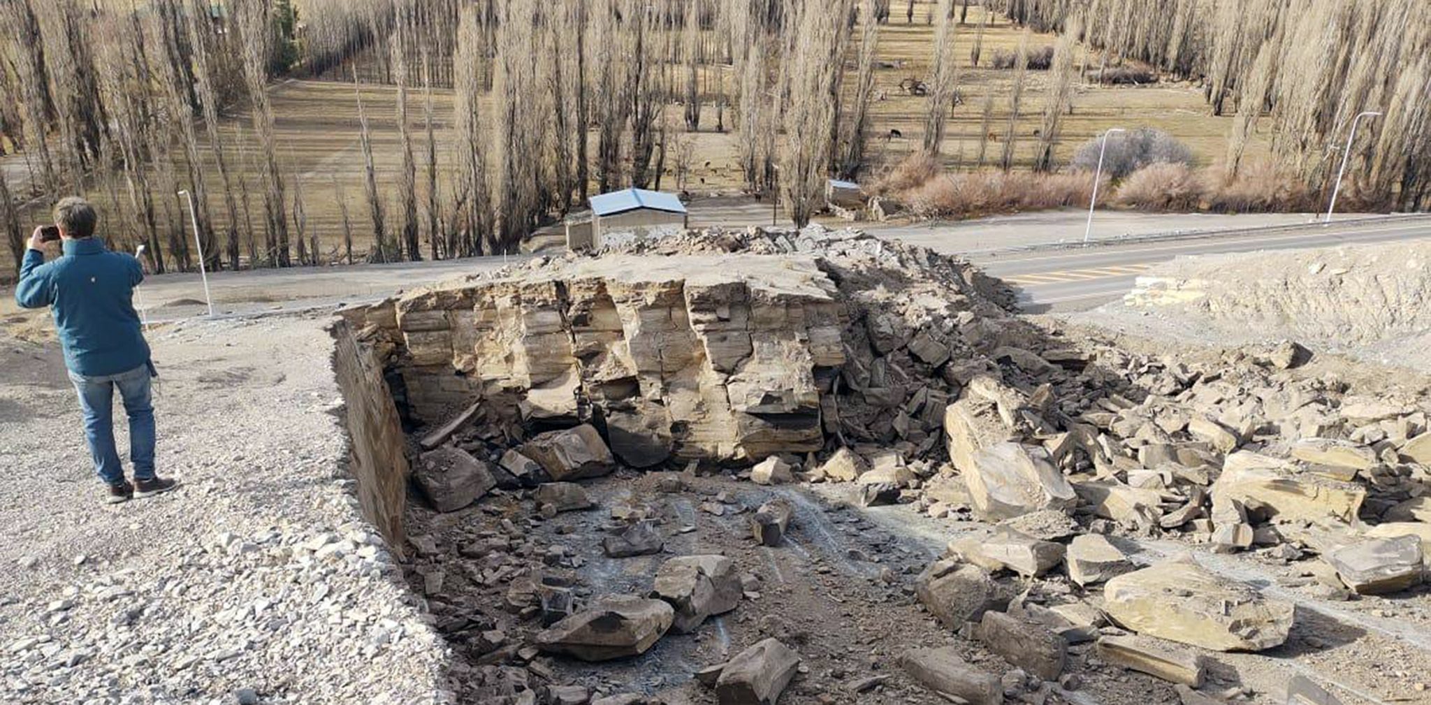 En este momento estás viendo Piden la intervención del SEGEMAR por el derrumbe en Chos Malal