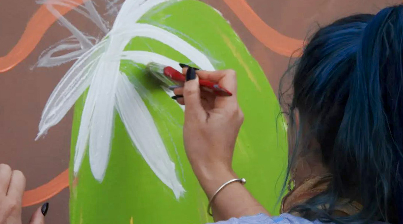 Lee más sobre el artículo Realizan murales junto con organizaciones sociales para promover el sentido de pertenencia neuquino