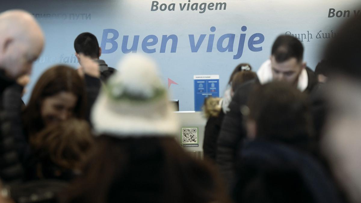 Lee más sobre el artículo Récord histórico: más de 2,5 millones de personas viajaron en avión durante julio