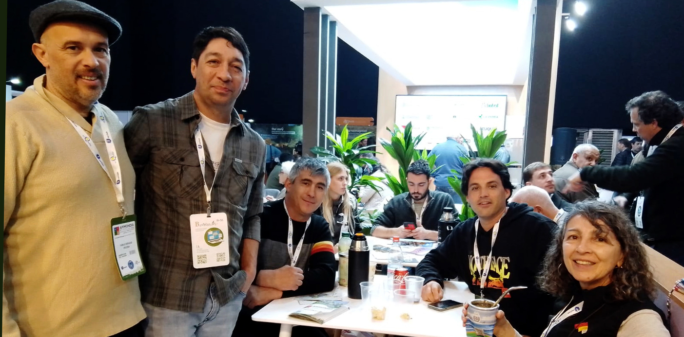 En este momento estás viendo Productores de Neuquén participaron del 48° Congreso Internacional de Apicultura