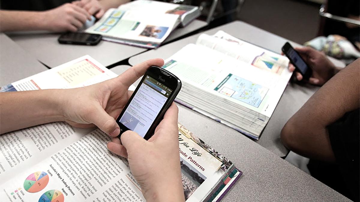 Lee más sobre el artículo La Unesco insta a regular el uso de la Inteligencia Artificial en las escuelas