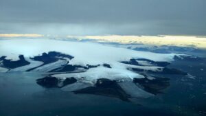 Lee más sobre el artículo Descubren flujos oceánicos cálidos que se dirigen hacia los hielos antárticos