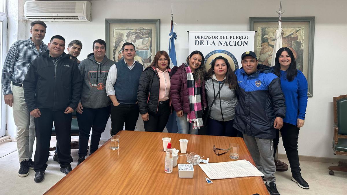 Lee más sobre el artículo Mujer adoptada se reencuentra con sus hermanos tras más de 30 años separados