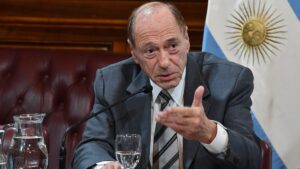 Lee más sobre el artículo Zaffaroni: «El fallo contra YPF es parte de una mafia organizada a nivel internacional»