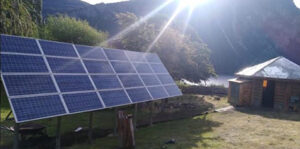 Lee más sobre el artículo Instalan paneles solares en comunidad mapuche de Villa La Angostura