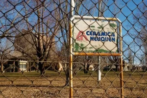 Lee más sobre el artículo Las partes llegaron a un acuerdo y evitaron el remate de Cerámica Neuquén