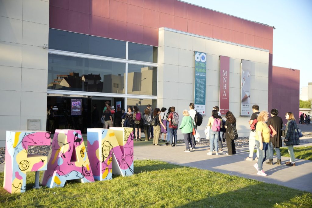 Lee más sobre el artículo La ciudad vive a pleno la segunda edición del Festival Audiovisual Neuquén (FAN)