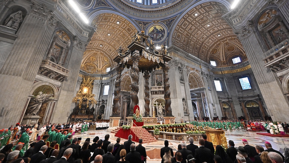 Lee más sobre el artículo Cardenales conservadores enfrentan al Papa por temas del Sínodo que empieza el miércoles