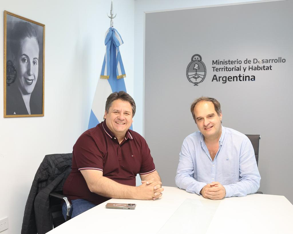 En este momento estás viendo Gaido consiguió el compromiso del gobierno nacional para la construcción de 300 viviendas para familias neuquinas
