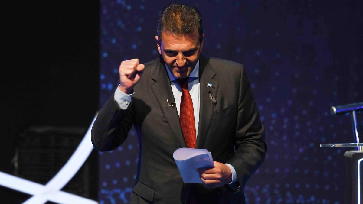 En este momento estás viendo Massa propuso un FBI argentino y acusó a Milei de maltratar mujeres: «Hasta acá llegaste»