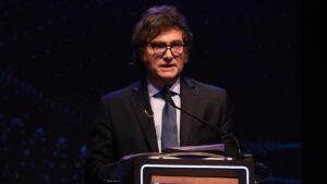 Lee más sobre el artículo Pietragalla Corti: «Es importante que la sociedad sepa qué piensa Milei sobre la dictadura»