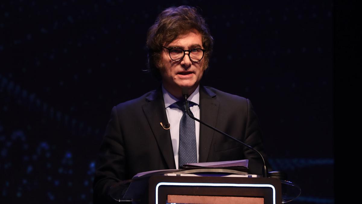 Lee más sobre el artículo Pietragalla Corti: «Es importante que la sociedad sepa qué piensa Milei sobre la dictadura»