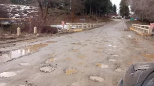 Lee más sobre el artículo Fernando Toth: “La pavimentación de la Ruta Provincial N°23, va a mejorar la conectividad y la accesibilidad para el turismo, el acceso a las localidades regionales y para las comunidades indígenas”