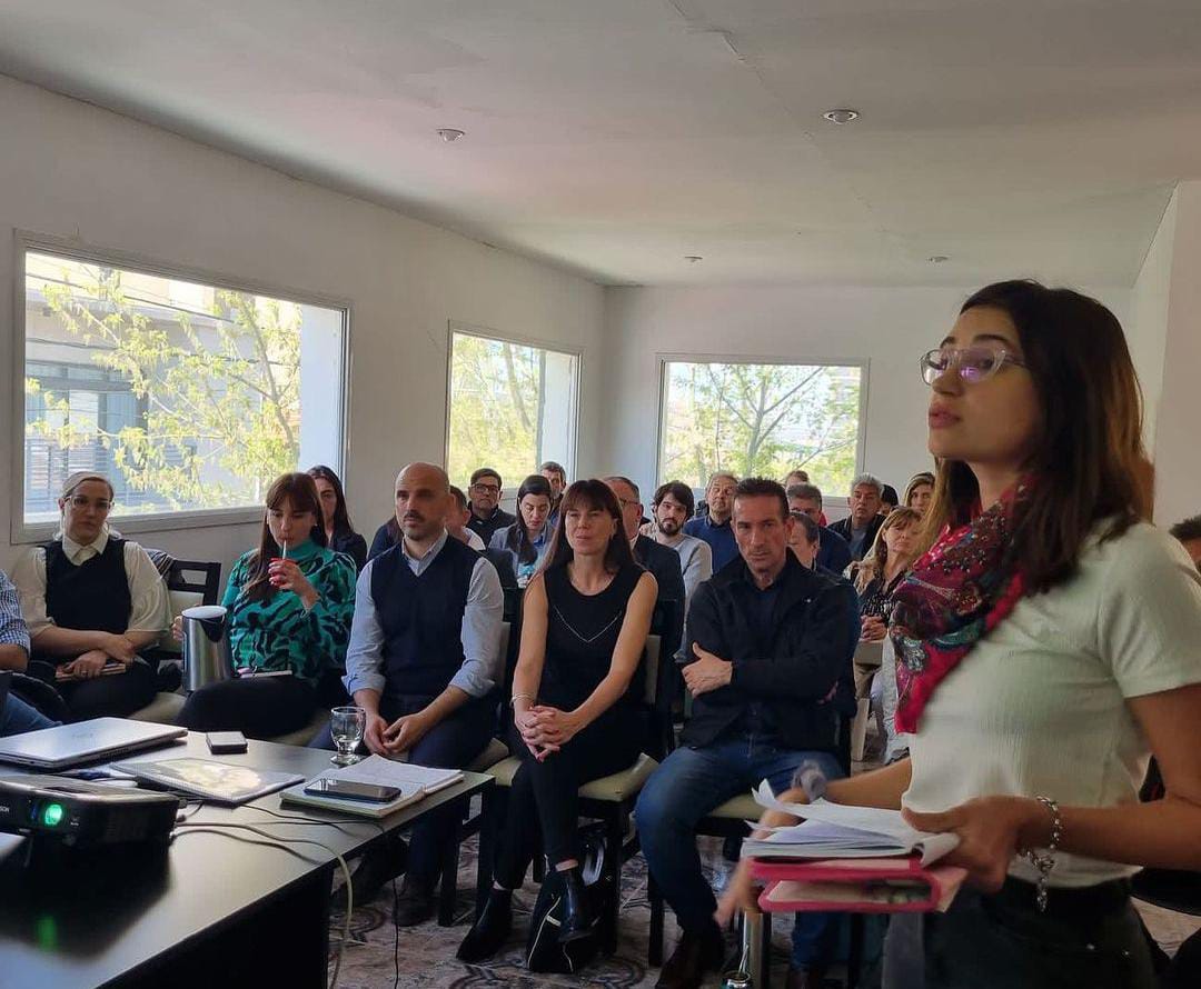 Lee más sobre el artículo Natalia Fenizi: “Queremos que diferentes equipos políticos se sienten a reconocer problematicas y pensar soluciones en conjunto”