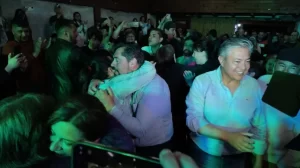 Lee más sobre el artículo Figueroa celebró el triunfo de Javier Murer en Villa La Angostura: “la política se hace abriendo los brazos”