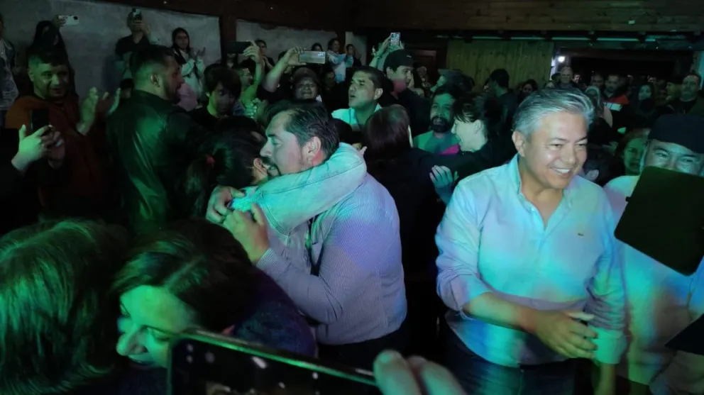 En este momento estás viendo Figueroa celebró el triunfo de Javier Murer en Villa La Angostura: “la política se hace abriendo los brazos”