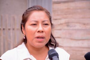 Lee más sobre el artículo Gladys Aballay: “Vamos a movilizarnos mañana jueves porque desde el 16 de abril que el gobierno provincial no da respuesta para ayudar a las familias”