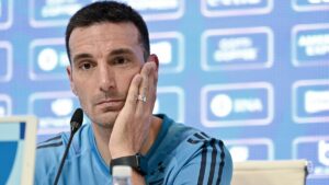 Lee más sobre el artículo Sorpresa en los jugadores y enojo de los directivos por la posible salida de Scaloni