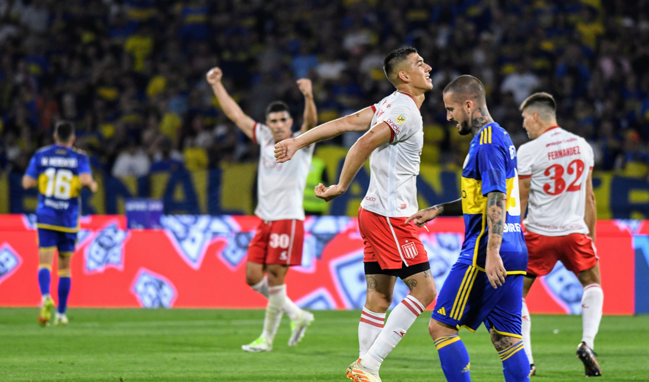 Lee más sobre el artículo Boca perdió con Estudiantes y quedó con remotas chances de jugar la Copa Libertadores 2024