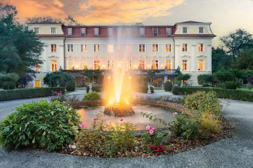 Lee más sobre el artículo Se subastará el castillo de Mozart que los nazis quisieron destruir y que tiene un calabozo
